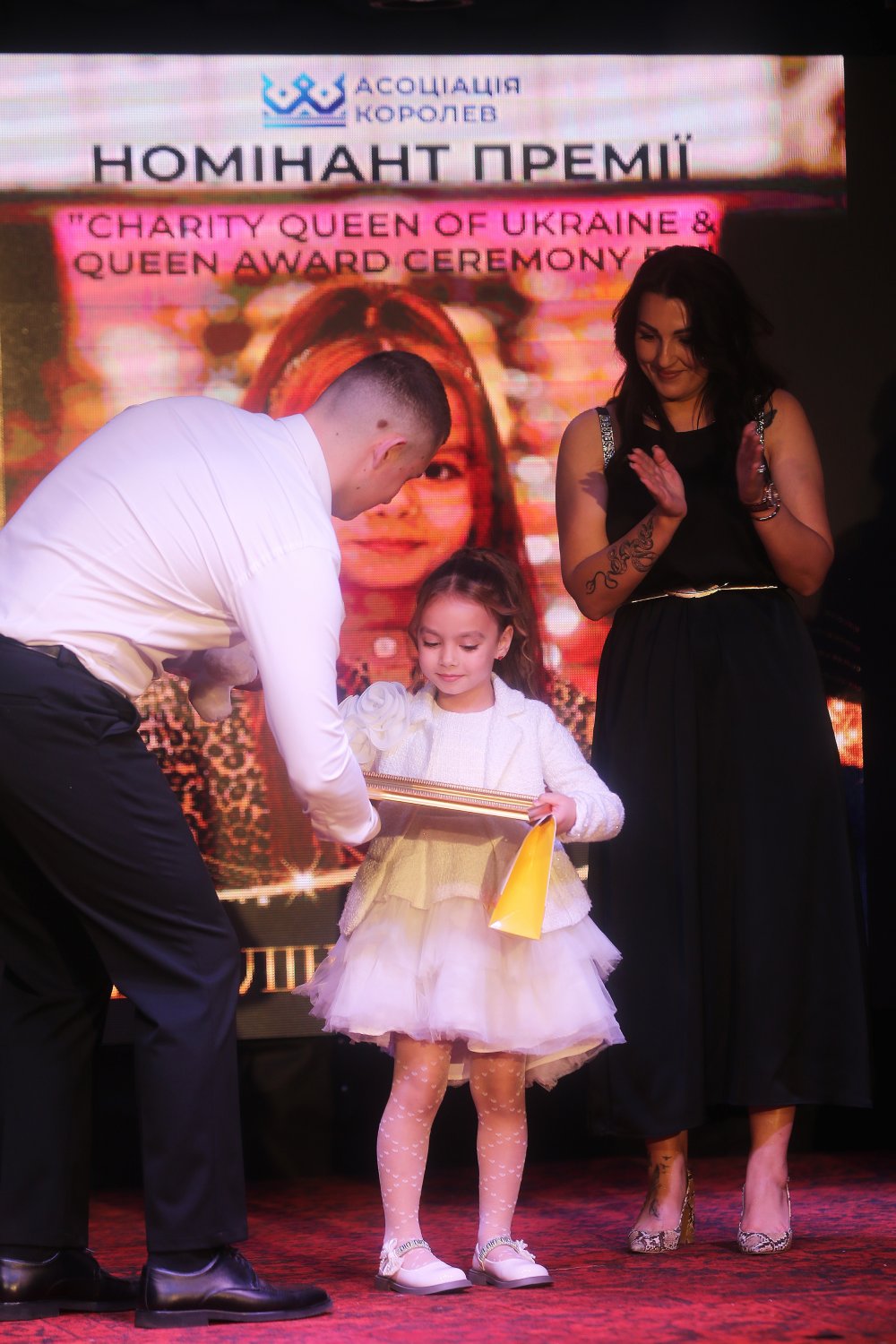 Номінантка премії «Charity Queen Award Ceremony”-Евеліна Кірілеску