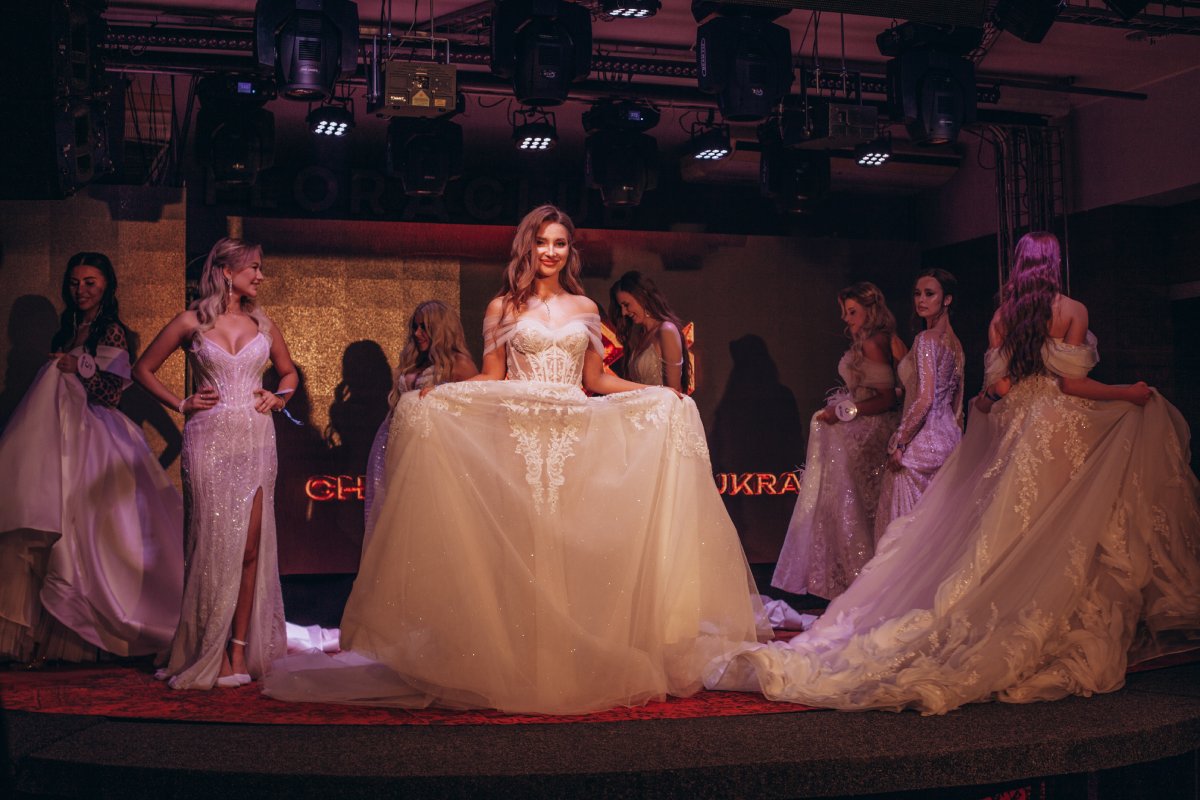 Весільні сукні “Bridal Showroom”